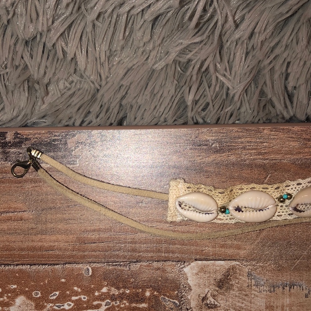 Choker - Picture 2 of 6